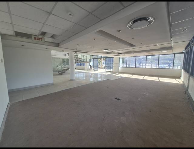 5,205M² OFFICE TO LET IN WOODMEAD